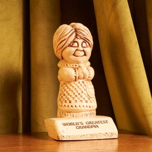 Vintage World&#39;s Greatest Grandma Paula Sillisculpt Style Figurine