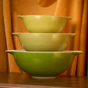 Vintage Pyrex Verde Mixing Bowl Set: Cinderella Avocado Green 442, 443, 444