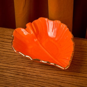 Vintage orange leaf 1970&#39;s serving dish California pottery