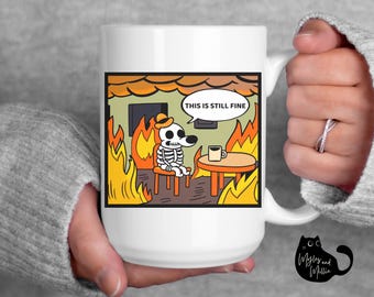 Taza de café con el meme "Esto sigue bien" - Regalo sarcástico