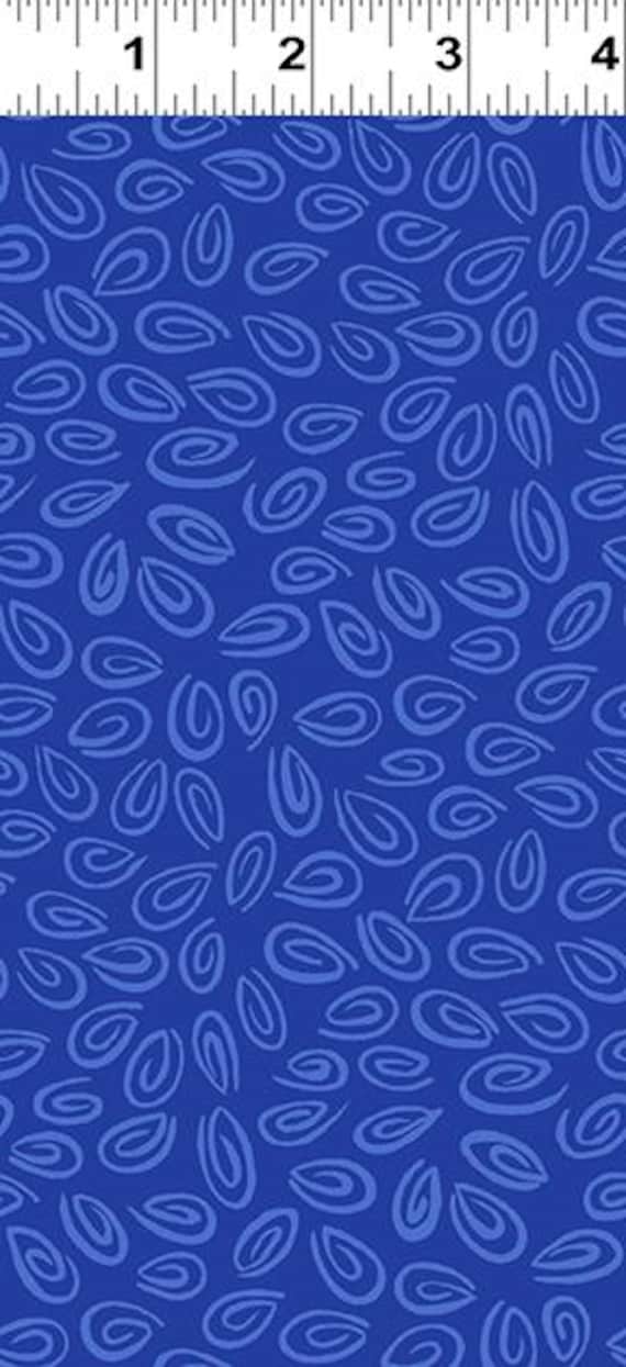 Clothworks SusyBee SB20103-680 Swirls Fabric