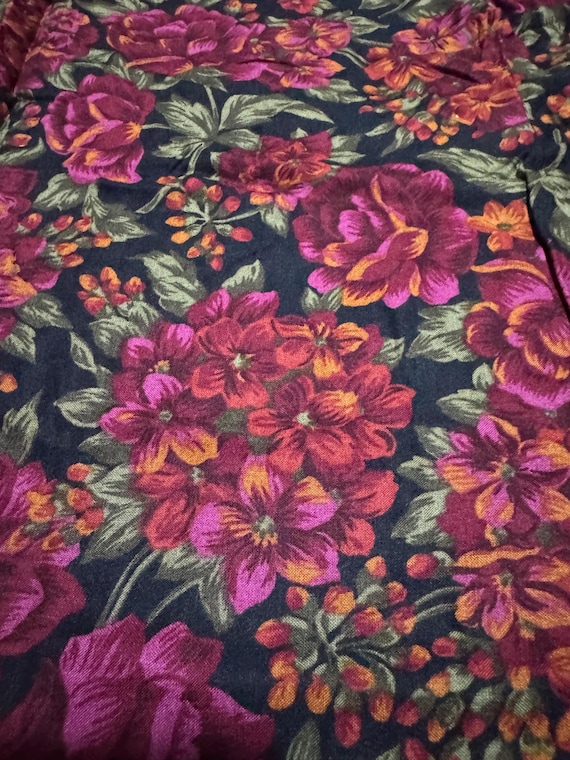 Floral Bouquet on Black 340B