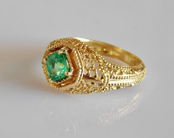 18k Gold Emerald Ring: AAA Columbian Gemstone, Customizable