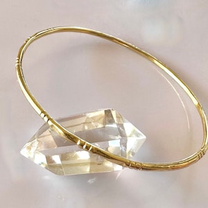 Elegant 18k Solid Gold Bangle Bracelet | Customizable in Yellow Gold & White Gold | Perfect for Gifts, Weddings and Special Occasions