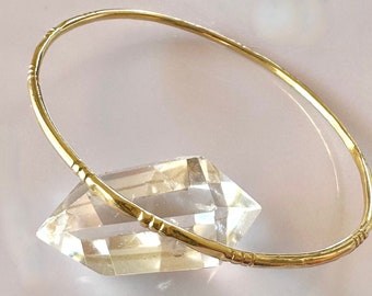 Elegant 18k Solid Gold Bangle Bracelet: Yellow or White Gold