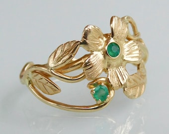 14k Gold Smaragd Blumenring: Antikes geschnitztes Blumenmuster