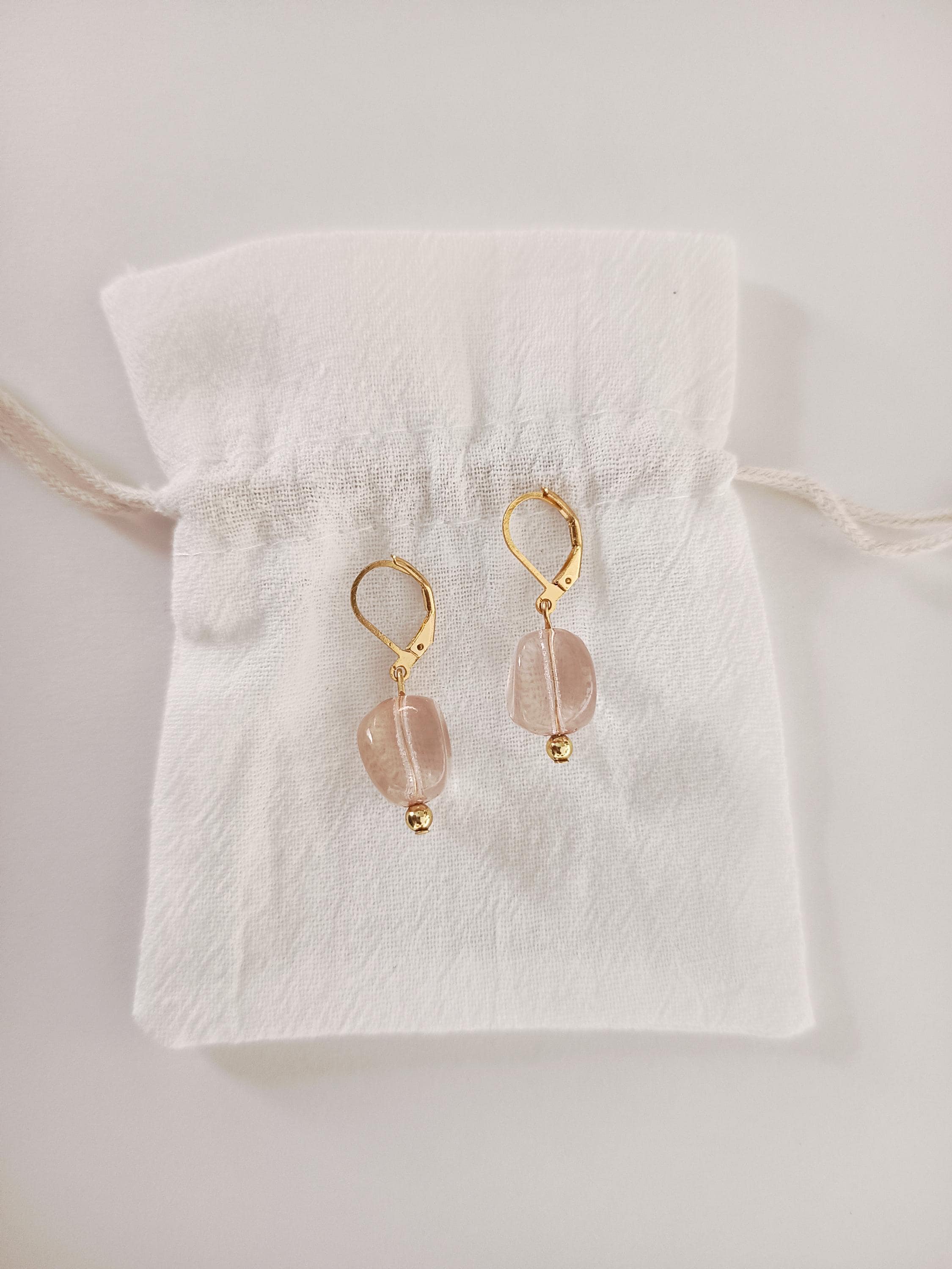 Boucles D'oreille Vintage Clips Années 50-60 – Verre Rouge – Sans Marque – Occasion Authentique
