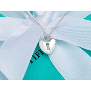 Tiffanys and co necklace heart lock - Etsy 日本 Tiffanys and co necklace heart lock - Etsy 日本