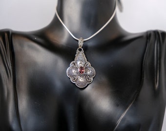 Vintage Fair Trade Balinese Garnet Sterling Silver Necklace