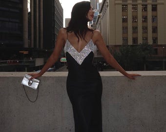 Robe Vivienne en soie Nué Studios, robe longue noire XS, strass ornés à la main, robe de soirée élégante et luxueuse, cadeau pour elle