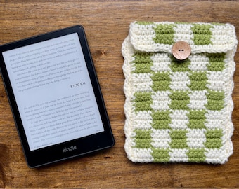 Checkered Crochet Kindle Sleeve, Handmade Kindle Cover, Bookish Gifts, E-reader Cover, Book Nerd Gifts