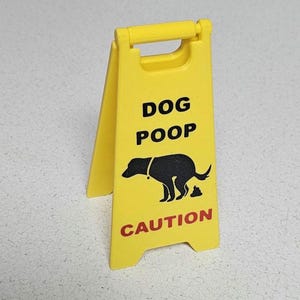 Letrero de piso mojado con caca de perro / Regalo de broma / Relleno de media / 5 pulgadas