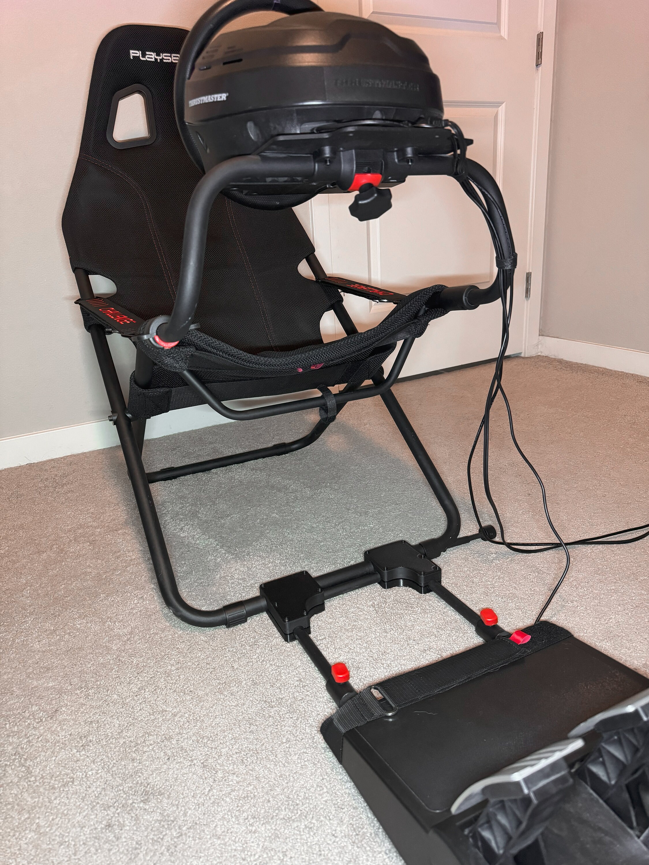 Playseat Challenge 用 ペダル固定クランプ コックピット Playseat Challenge 用 ペダル固定クランプ コックピット Amazon