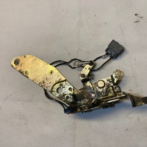 Saab 9000 Front Door Lock LH 4093050 9253519 4303079