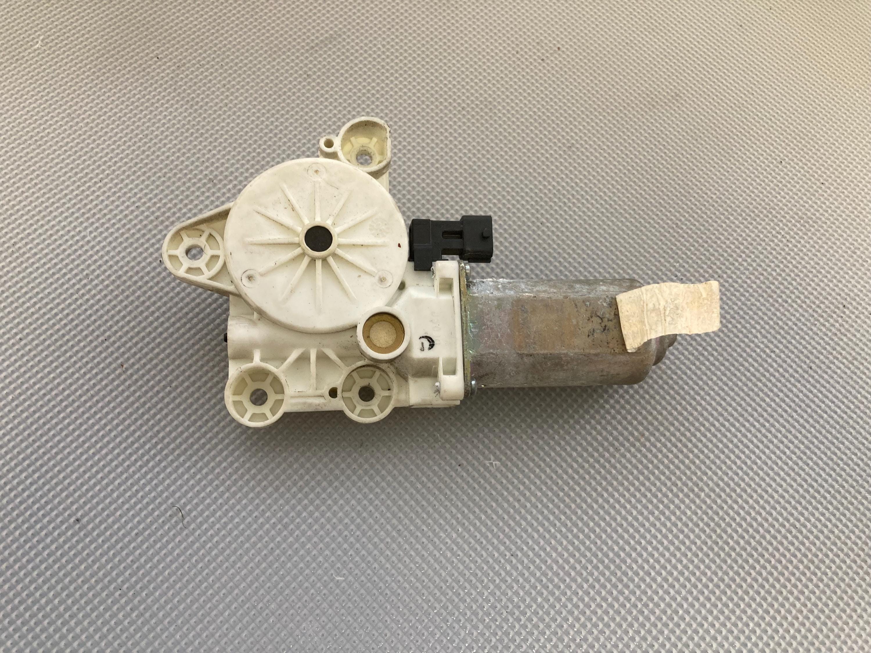 SAAB ウィンドウレギュレーター/左フロント / 900 /9-3 サーブ 9 3 モーター ウィンドウ レギュレーター フロント RH 12788914