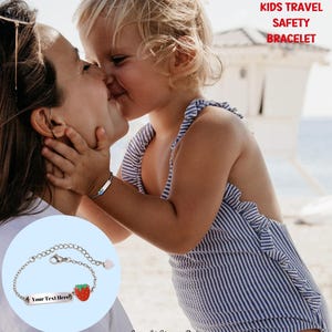 Bracelet d'identification fraise pour enfants, Bracelet de voyage personnalisé gravé avec sécurité pour enfants, Acier inoxydable sans ternissement, Porte-nom personnalisé Argenté Or