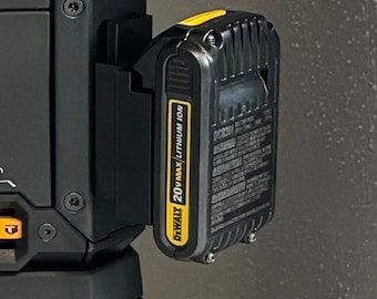 Stacktech -  Corner Mount + Dewalt Batter holder