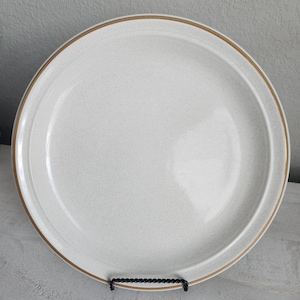 Flower Arrangements by Mikasa Round Serving Platter, KL800, Brown Band, Tan Speckeld Body, Mid-Century Modern Dinnerware, 1976-1978