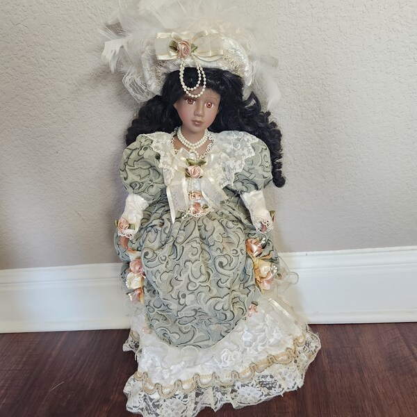 Vintage Duck House Heirloom No 8 of 5000 Victorian Porcelain Doll W/Stand 20"