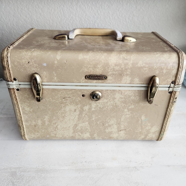 Vintage SAMSONITE SCHWAYDER BROS. Train Case Luggage, Makeup Case, Vanity Case, Beige, #4512, 1950s