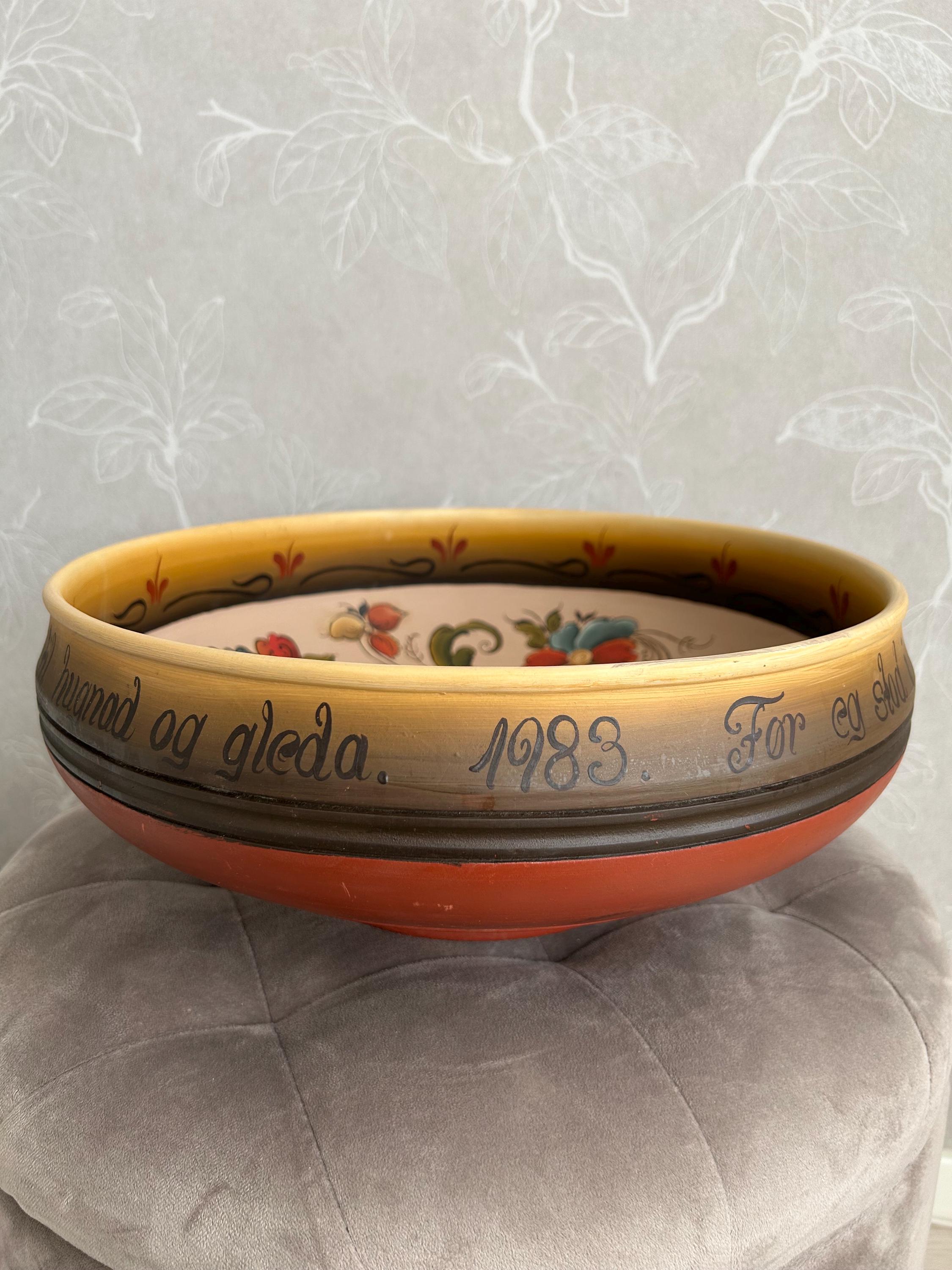 ノルウェーのヴィンテージ ローズマリング ボウル 手作りボウル