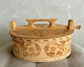 Vintage cake tine box handmade rosemaling of Norway antique cake holder box
