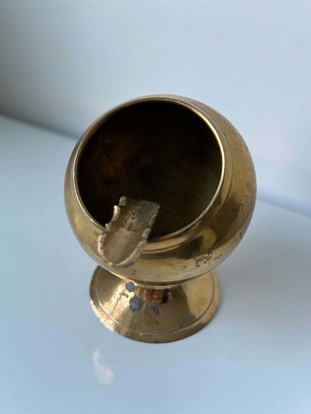 Dauerhaft Vintage Globe Ashtray - Metal Stamped Pattern Decorative Bowl Copper Castle