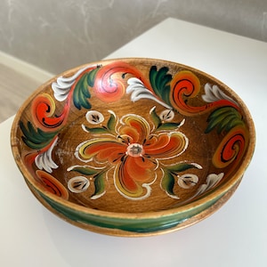 Norwegian vintage rosemaling bowl with folk art rosemaling design handmade bowl