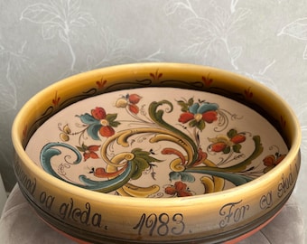 Norwegian vintage rosemaling bowl handmade bowl folk art of Norway