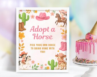 Può includere: Un cartello incorniciato con la scritta "Adotta un cavallo" in rosa, circondato da illustrazioni di stivali da cowboy, cappelli, cactus e cavalli. A destra, una torta rosa con un cono gelato.