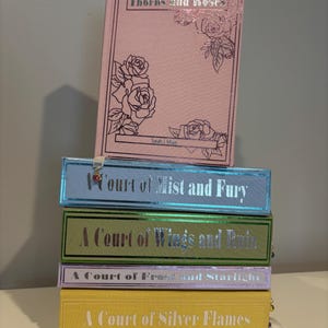 A Court of Thorns and Roses Series – Cloth Bound Collector’s Editions