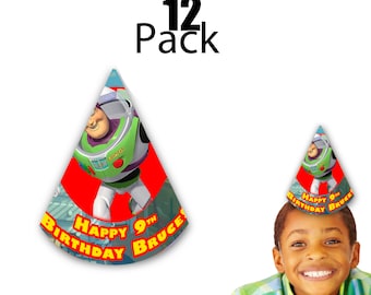 Sombreros de fiesta de cumpleaños de Toy Story para niños - Paquete de 12 - Personalizables con nombre y edad / Artículos y obsequios personalizados para fiestas infantiles