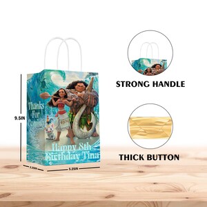 K&ouml;nnte beinhalten: Eine farbenfrohe Geschenkt&uuml;te mit Figuren aus einem beliebten Animationsfilm. Die Tasche ist 24,1 cm hoch, 13,3 cm breit und 8,3 cm tief, mit einem stabilen Griff und einem dicken Knopf. Auf der Tasche steht "Thanks For Coming" und "Happy 8th Birthday Tina".