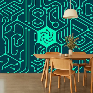 Könnte beinhalten: Ein Esszimmer mit einer teal- und dunkelblauen gemusterten Tapete mit einem Schaltkreisdesign. Ein Holztisch mit vier Stühlen steht vor der Wand.