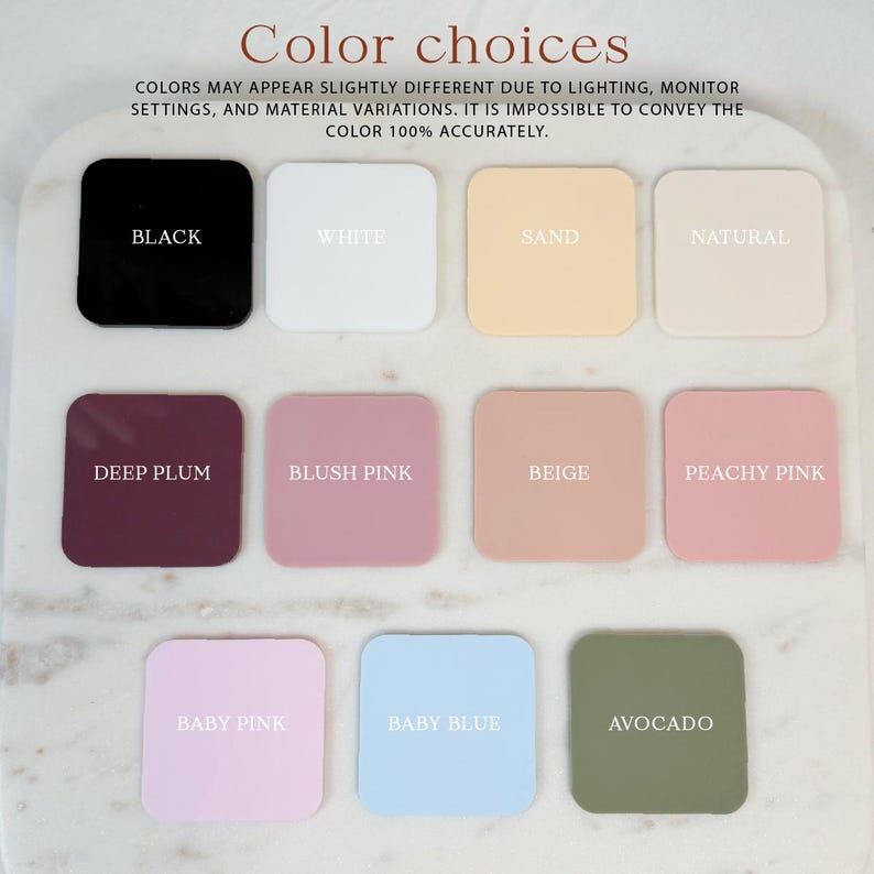 Puede incluir: Una exhibici&oacute;n de muestras de color cuadradas en varios tonos, incluyendo negro, blanco, arena, natural, ciruela oscura, rosa rubor, beige, rosa melocot&oacute;n, rosa beb&eacute;, azul beb&eacute; y aguacate. El texto "Opciones de color" est&aacute; en la parte superior, con una exenci&oacute;n de responsabilidad sobre la precisi&oacute;n del color.