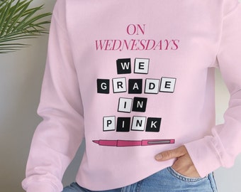 Felpa con cappuccio Mean Girls Teacher: il mercoledì valutiamo in rosa