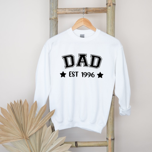 Best Dad Sweatshirts, Fathers Day Sweatshirts, Personalized Father's Day T-shirt, Cool Daddy Outfits, Gift For Fathers Day, AKR77