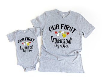 Onze eerste vaderdag samen shirts, bijpassende papa en mini shirts, vaderdag shirts, beste papa shirts, nieuwe vader shirts, cadeau voor hem, AKR69