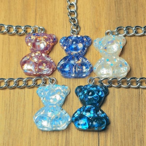 Glitter Teddy Bear Keychain with silver chain – Cute Aesthetic Bag Charm, Kawaii Accessory, Gift for Her, with Jewelry Pouch