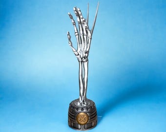 Wolverine Adamantium Claw Arm Prop: Hand-Painted Replica