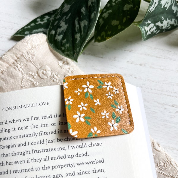 White Floral Pattern Bookmark, Aesthetic Bookmark, Leather Corner Bookmark, Cute Bookmarks for Women, Book Lover Gifts, Book Accessories