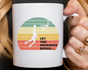 Deja que la locura comience la taza de café. 11 onzas Copa de Aficionados al Baloncesto. Torneo Universitario de Baloncesto. Regalo de baloncesto.