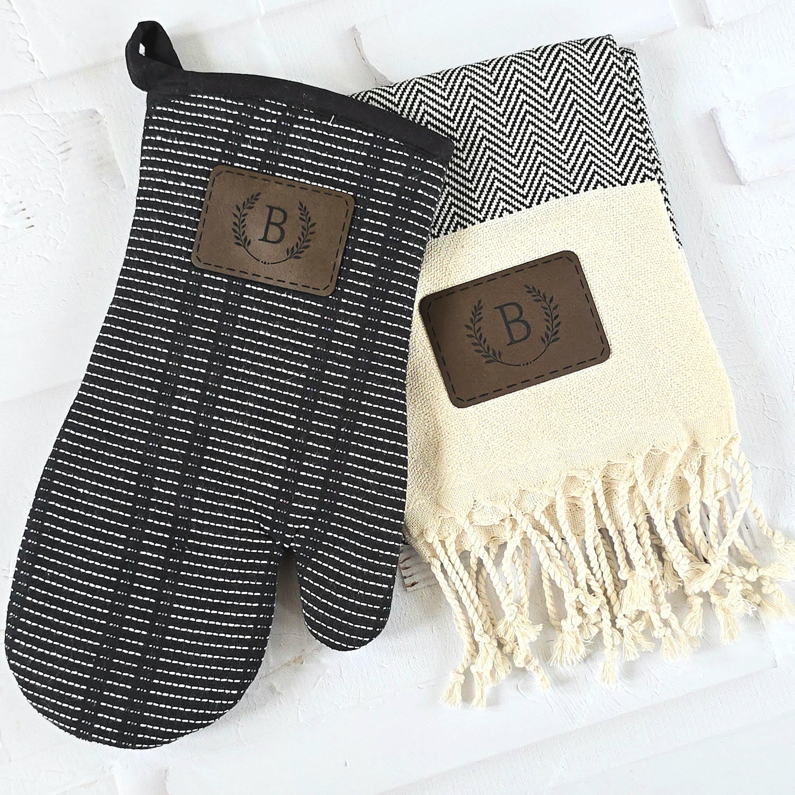 Oven Mitt Gift Towel Bundle for Kitchen Custom Housewarming Gift Personalized Cooking Gift for Baker Monogram Kitchen Set Custom Towel