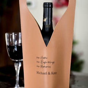 Personalized Wine Gift Bag Leather Wine Carrier Wine Bag with Name Hostess Gift Wine Bottle Holder Wine Tote Wedding Anniversary Gift Custom