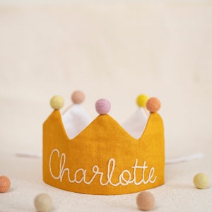 Corona di compleanno personalizzata in lino per il primo compleanno/regali personalizzati con nome del bambino ricamato a mano per bambini e neonati/ricordo