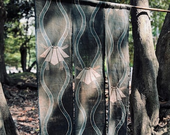 Japanese vintage cotton tsutsugaki noren shop curtain with a wave pattern, Meiji era.
