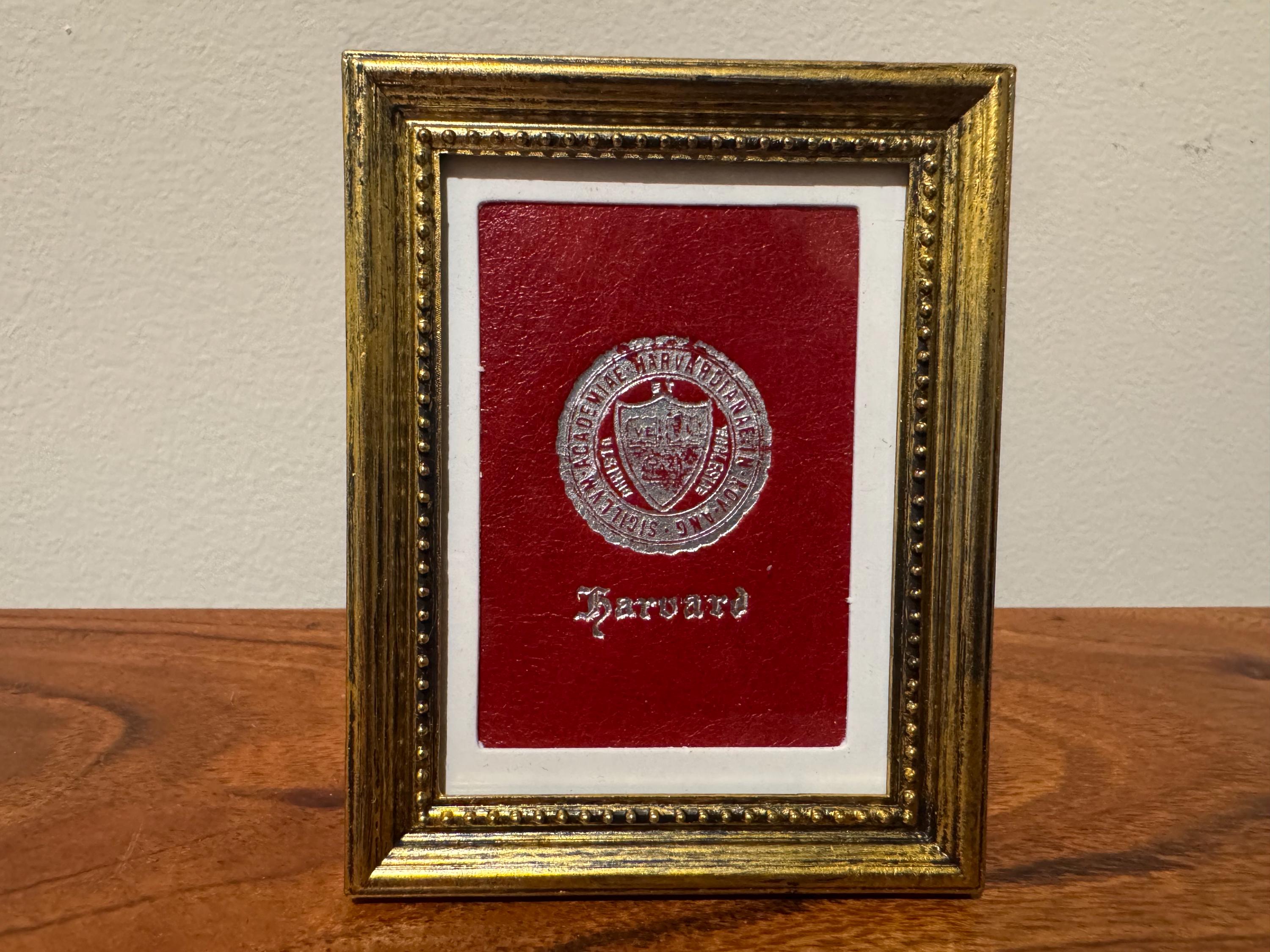 Harvard logo - Etsy 日本