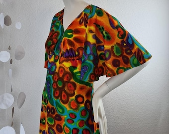Maxi robe psychédélique des années 70 : caftan de modéliste en jersey vintage, manches papillon