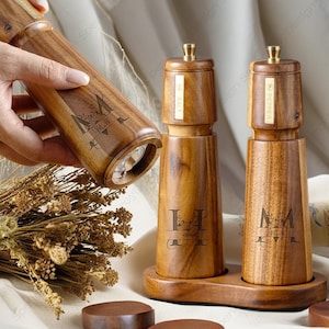 Personalized Wooden Salt and Pepper Grinder, Wood Pepper Grinder, Handcrafted Salt and Pepper Mill,Salt and Pepper Shaker