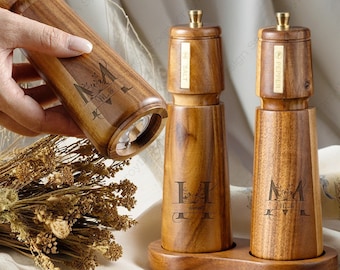 Personalisierte Holzsalz- und Pfeffermühle, Holzpfeffermühle, handgefertigte Salz- und Pfeffermühle, Salz- und Pfefferstreuer